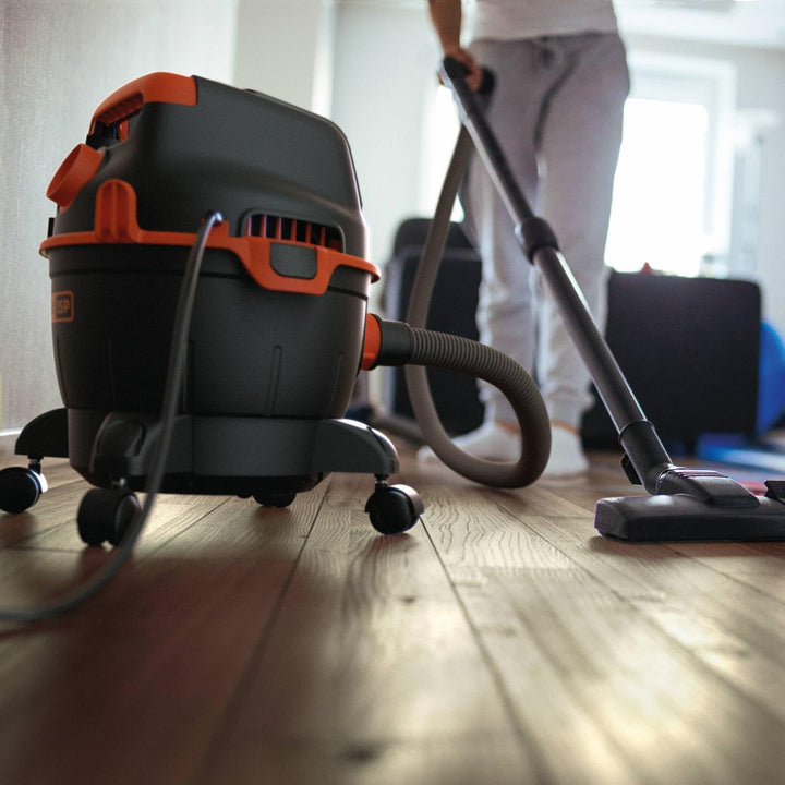 BLACK+DECKER Nass und Trockensauger BXVC15PE (1200 W, 15 Liter) Kuststoff 15 l - ohne Steckdose für