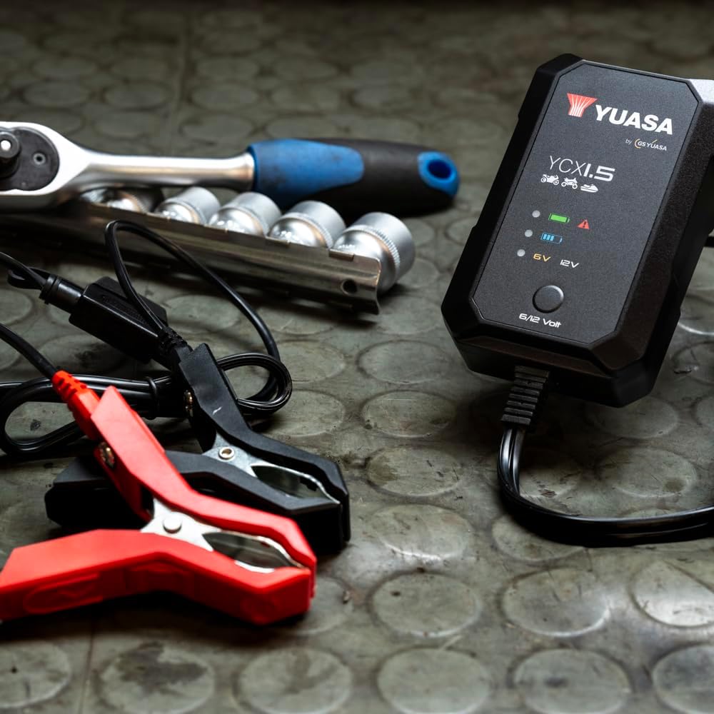 Yuasa YCX1.5 6/12 V 1,5 A Motorradbatterie-Smart-Ladegerät Schwarz, Schwarz