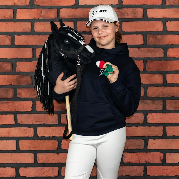 SKIPPI Hobby Horse Schwarz, A3 Steckenpferd mit Halfter und Zügeln im Set | Schwarzes Stockpferd mit