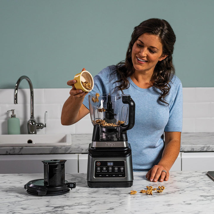 Ninja 3-in-1-Küchenmaschine mit Auto-iQ [BN800EU] 1200 W, 1,8-l-Behälter, 2,1-l-Kanne, 0,7-l- Becher