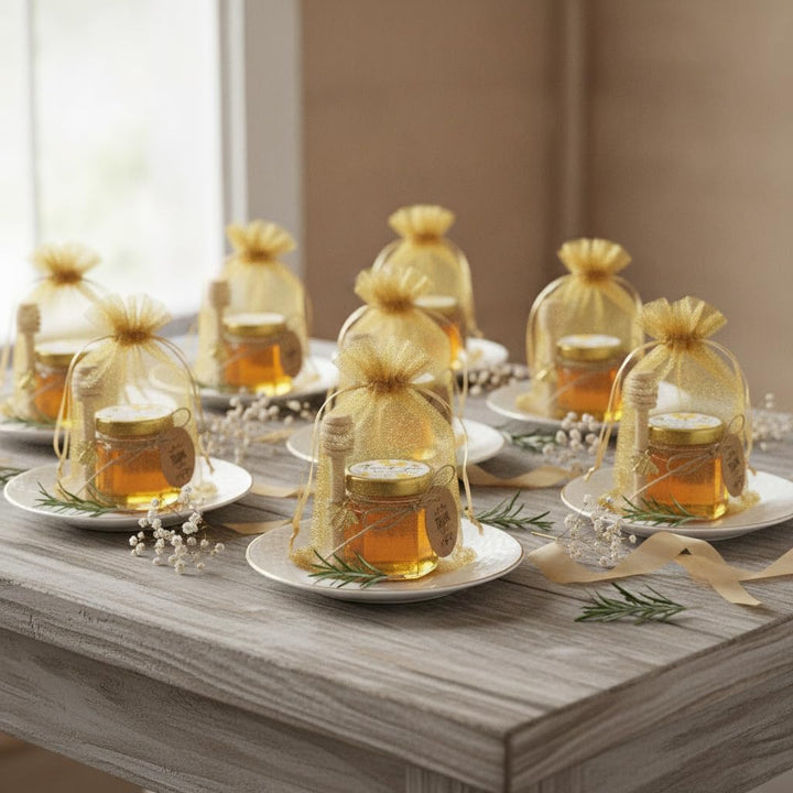 Ahhute 20er-Pack 1,5 oz Sechseckige Mini Honigglas mit Honiglöffel, Goldenen Deckeln, Bienenanhänger
