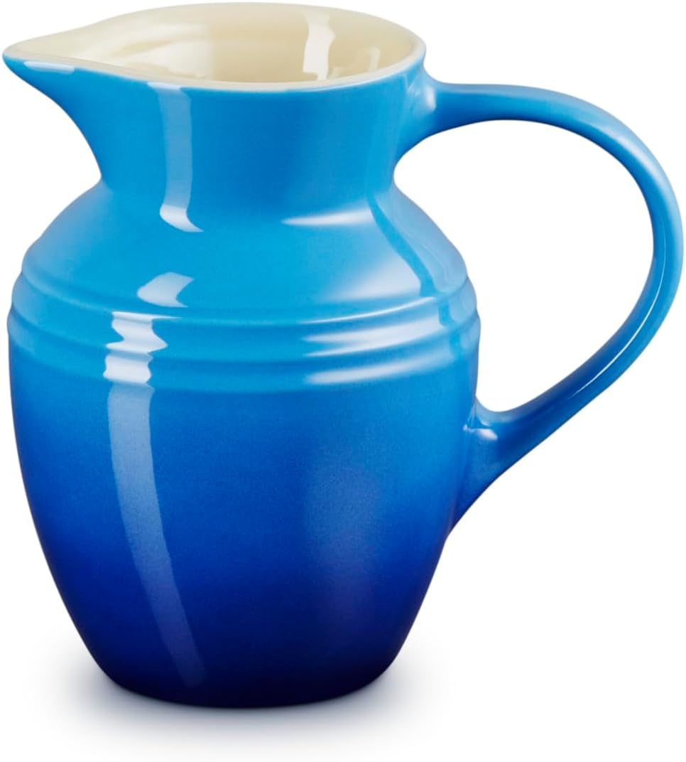 Le Creuset Kleiner Saftkrug Klassik aus Steinzeug, 0,6 L, Azure, 80903062200005, Azure
