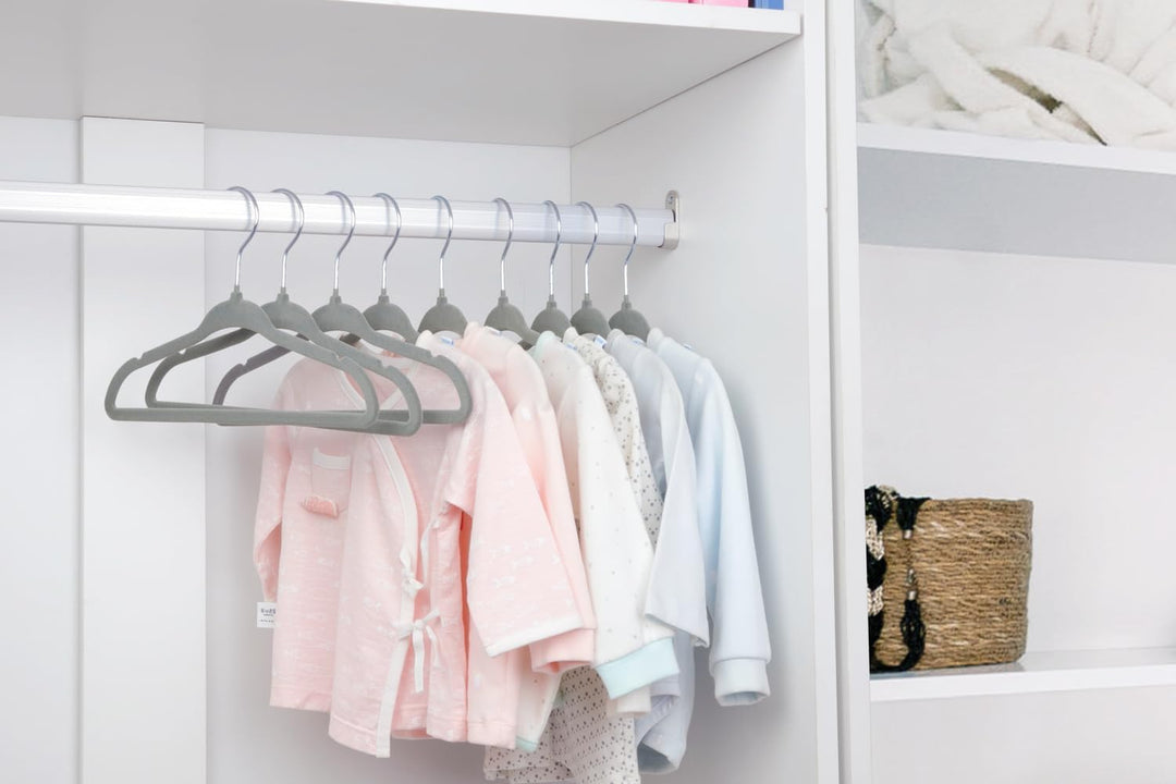 ManGotree Baby-Kleiderbügel aus Samt, Kleinkind-Kinderbügel mit Drehbarem Haken, Gekerbtes Schulter