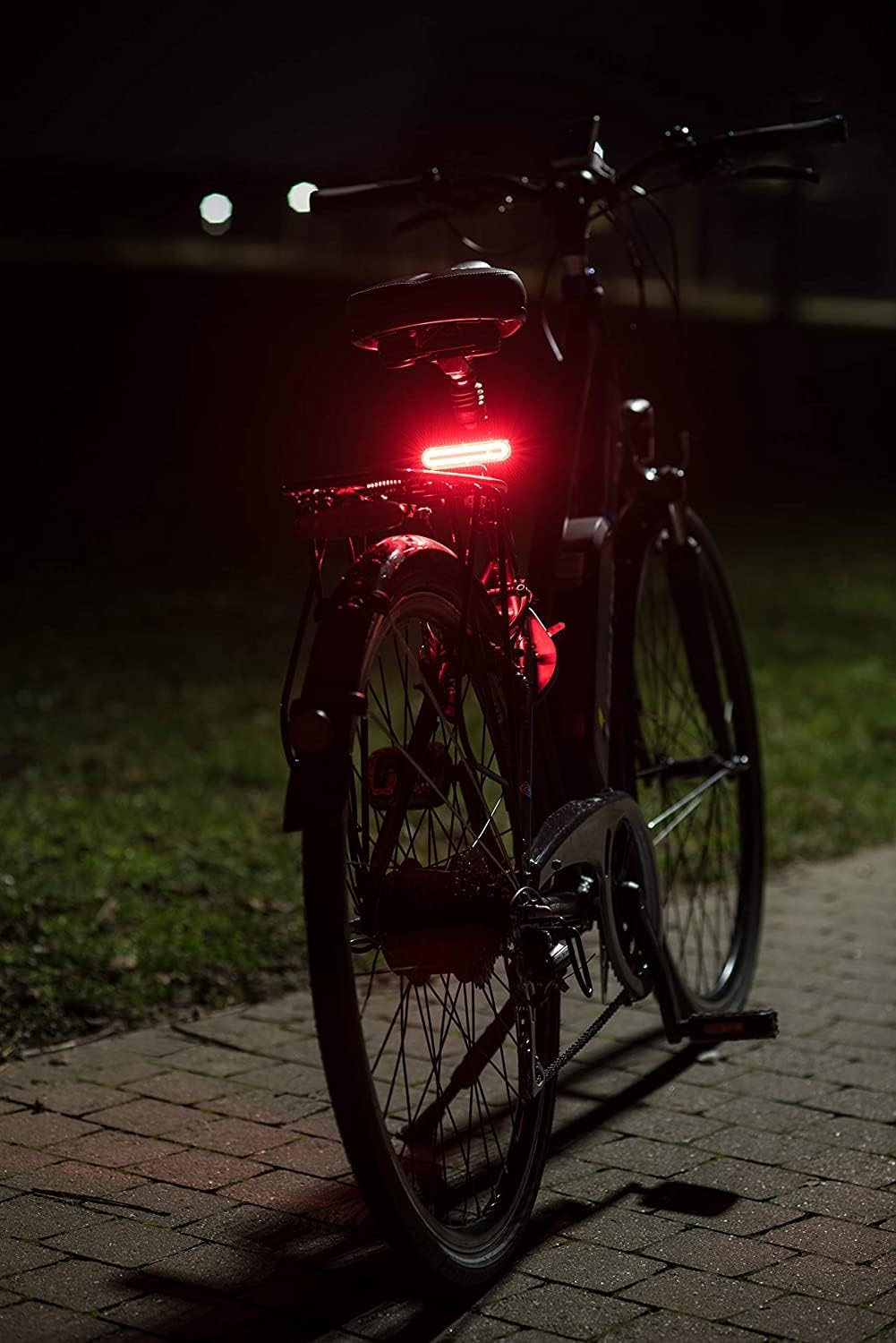 FISCHER Fahrrad-Beleuchtungsset, Front- und Rückleuchte, mit Akku, USB-Ladefunktion und Leuchtfunkti