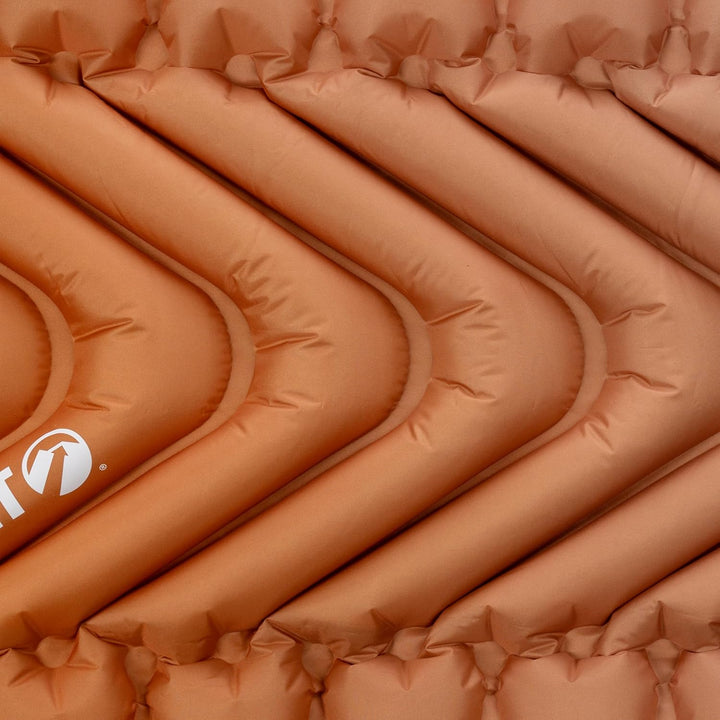 Klymit Isolierte statische V2 aufblasbare Isomatte, verbesserter Komfort, tragbar, Ultraleicht, einf