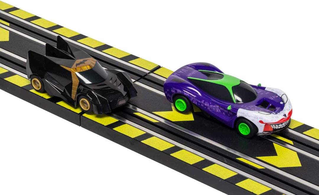 Micro Scalextric Batman vs Joker im Set, batteriebetriebenes Rennset, Batman vs Joker