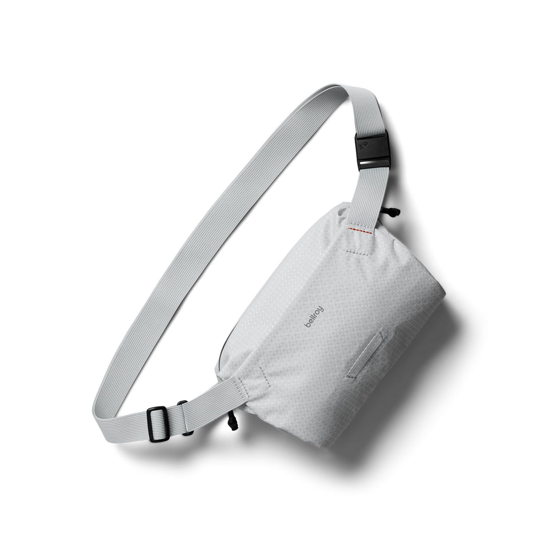 Bellroy Lite Sling Mini, Leichte Umhängetasche - Fog | 4L leichte Umhängetasche für Handy, Geldbörse