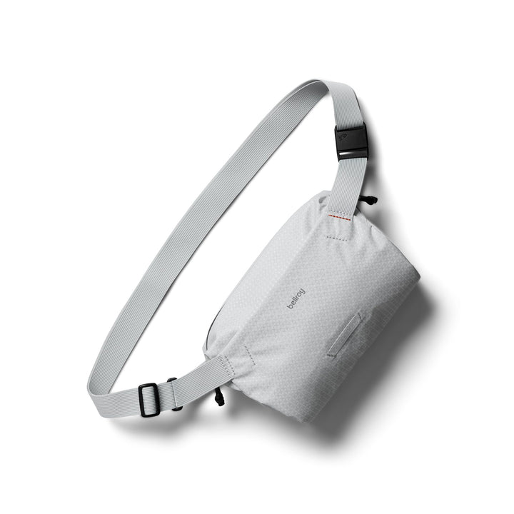 Bellroy Lite Sling Mini, Leichte Umhängetasche - Fog | 4L leichte Umhängetasche für Handy, Geldbörse