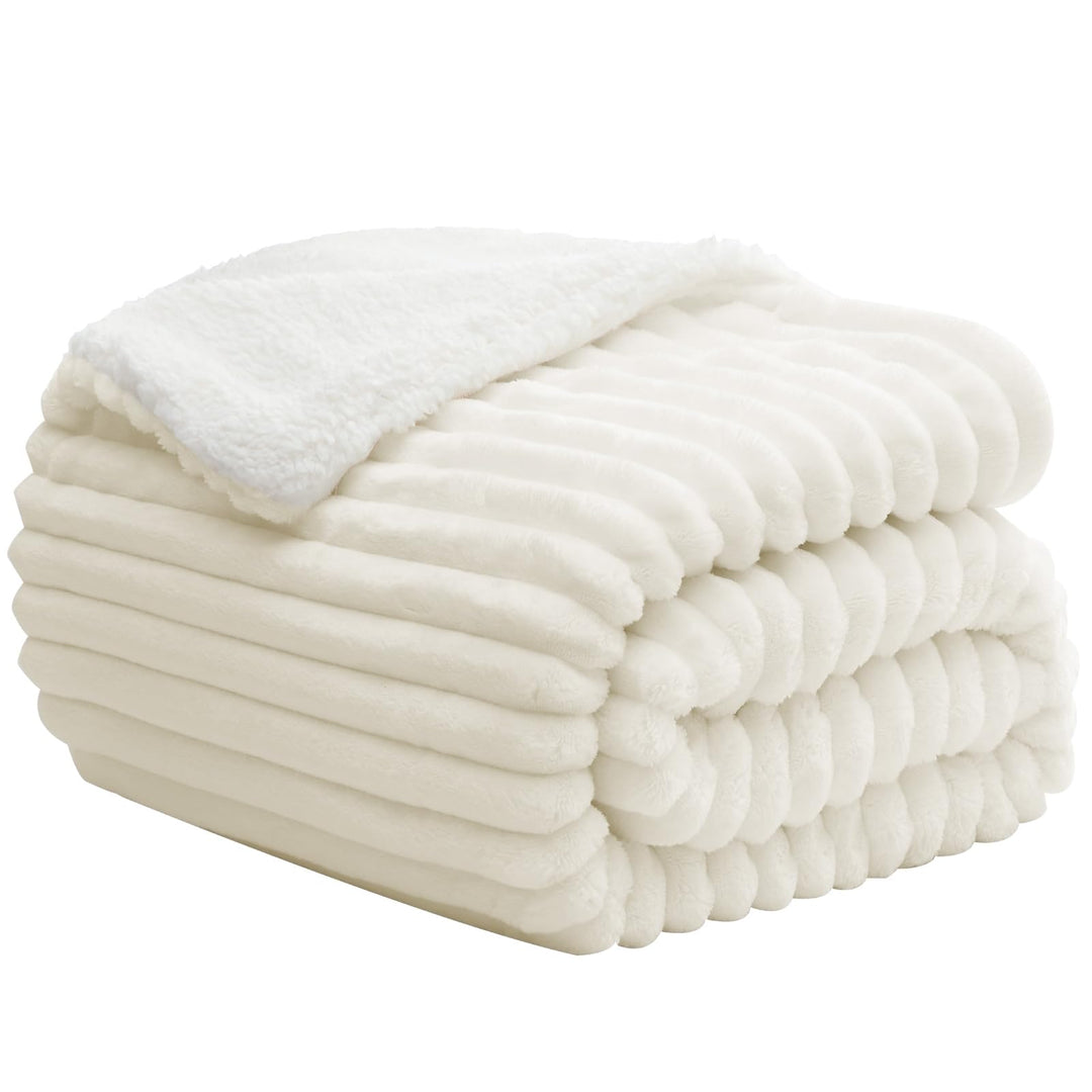 BEDELITE Kuscheldecke Flauschig Decke Klein - Dicke Sherpa Decken Cremeweiss 125x150 für Sofa, warme