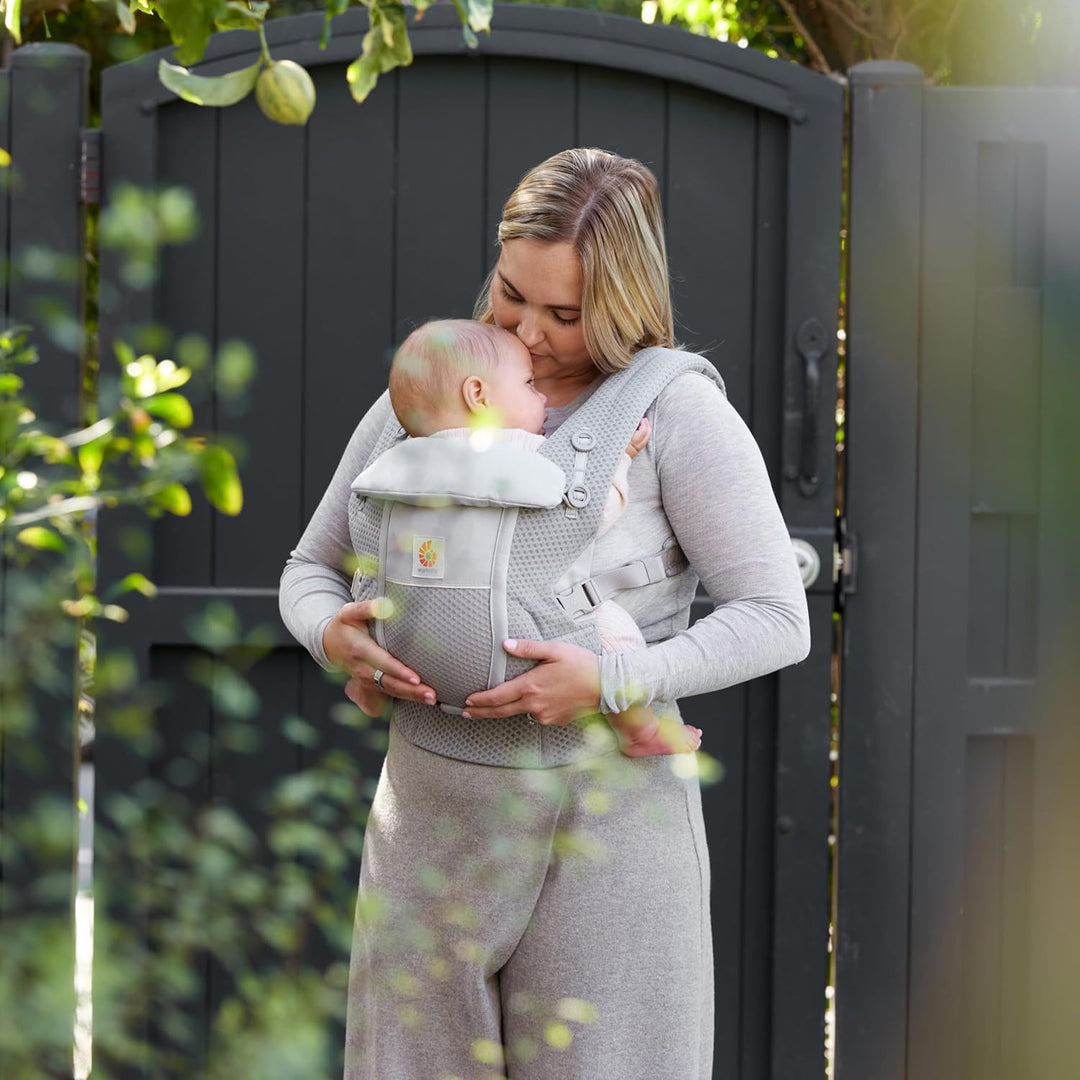 Ergobaby Adapt Babytrage für Neugeborene ab Geburt, 3-Positionen SoftFlex Mesh Ergonomische Babybauc