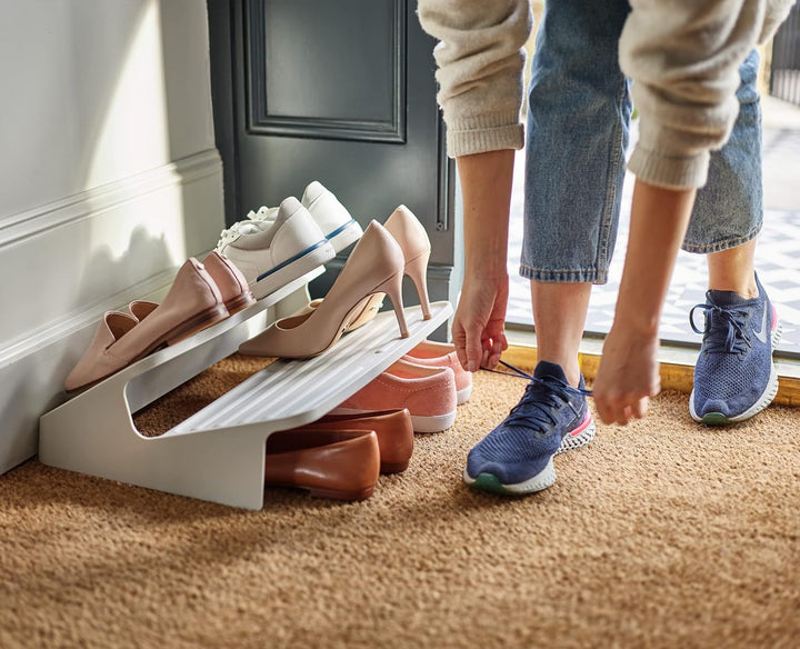 Joseph Joseph Shoe-In - 2-stufiger, platzsparender Schuhregal-Organisator, für bis zu 6 Paar Schuhe,
