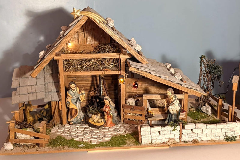 menta-modellbau Krippe Krippenbausatz heimatlich alpenländisch Krippenbau Krippe selber Bauen Weihna