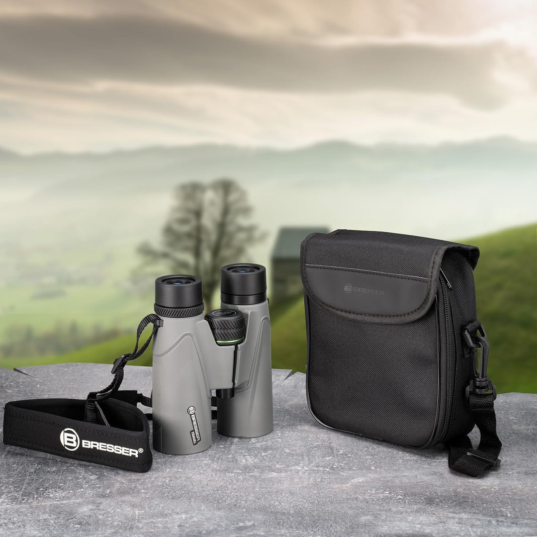 Bresser Fernglas Travel 8x42, 8X Vergrösserung, 42 mm Objektiv, BaK-4 Prismen, wasserdicht IPX7, Sti