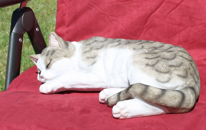 Fachhandel-Plus Schöne Dekofigur schlafende Katze Tierdeko Katzenfigur Deko für Innen und Aussen