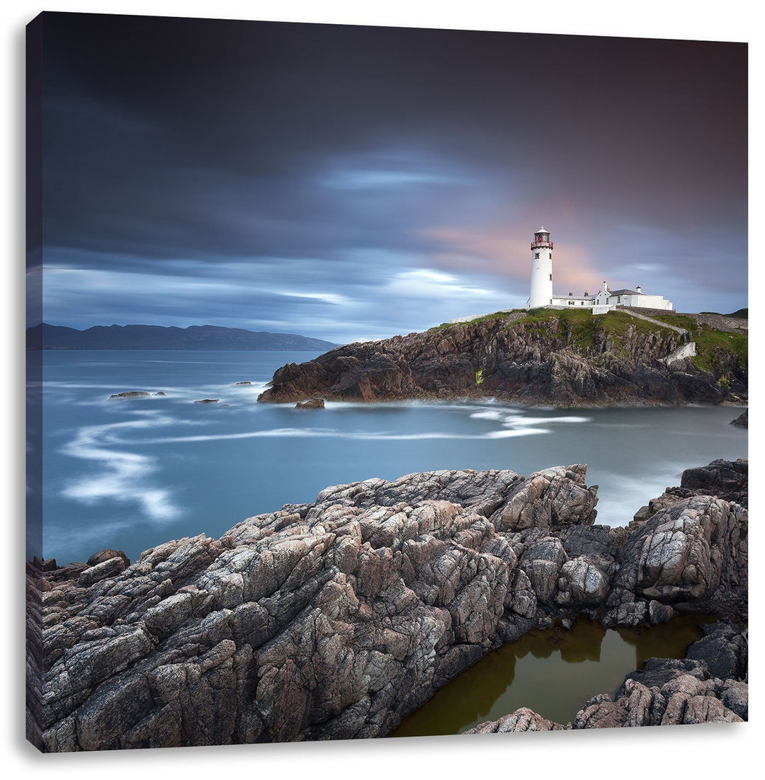 Leuchtturm im Meer, Format: 70x70 auf Leinwand, XXL riesige Bilder fertig gerahmt mit Keilrahmen, Ku