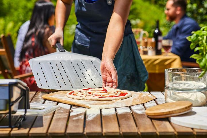 Ooni perforierte Pizzaschaufel 30 cm – Aluminium-Pizzaschieber mit langem Griff – Pizzaschaufel zum