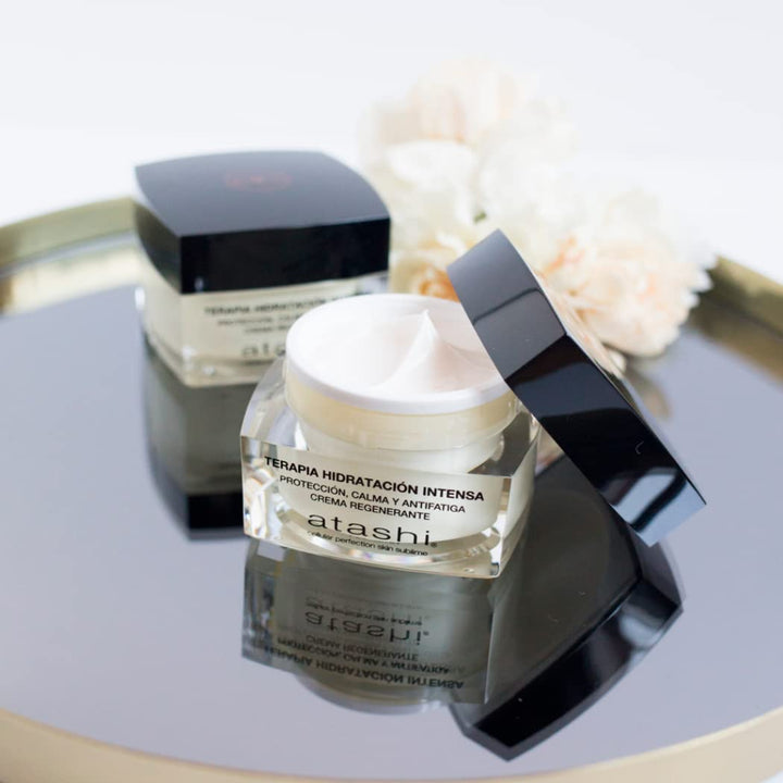 atashi | Beauty Kit | Intensive Moisturising Therapy + Aufhellende Anti-Flecken-Creme | 50ml + 50ml