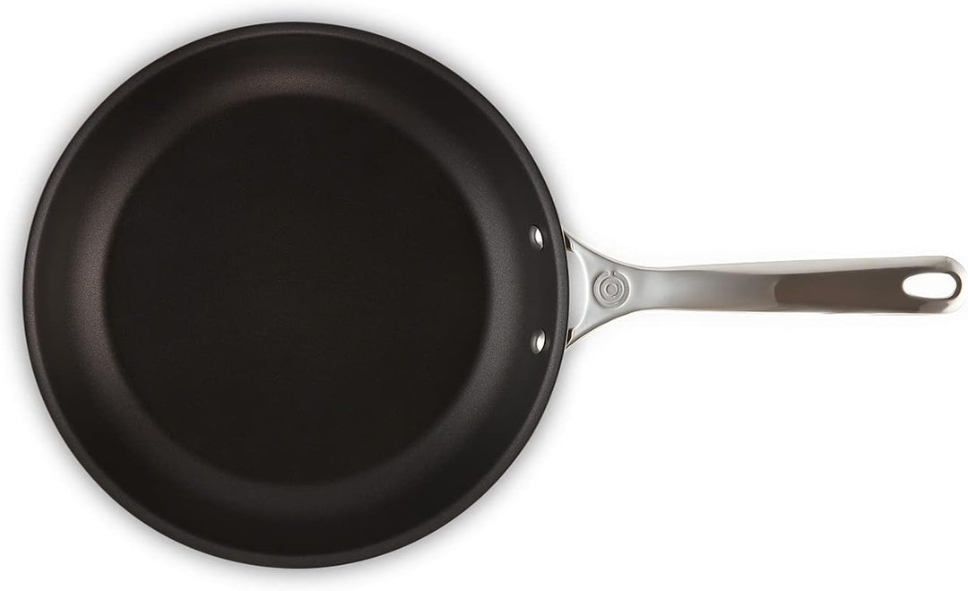 Le Creuset Antihaftbeschichtete flache Pfanne aus 3-ply PLUS Edelstahl, 26 cm, 96600226000000 26 cm