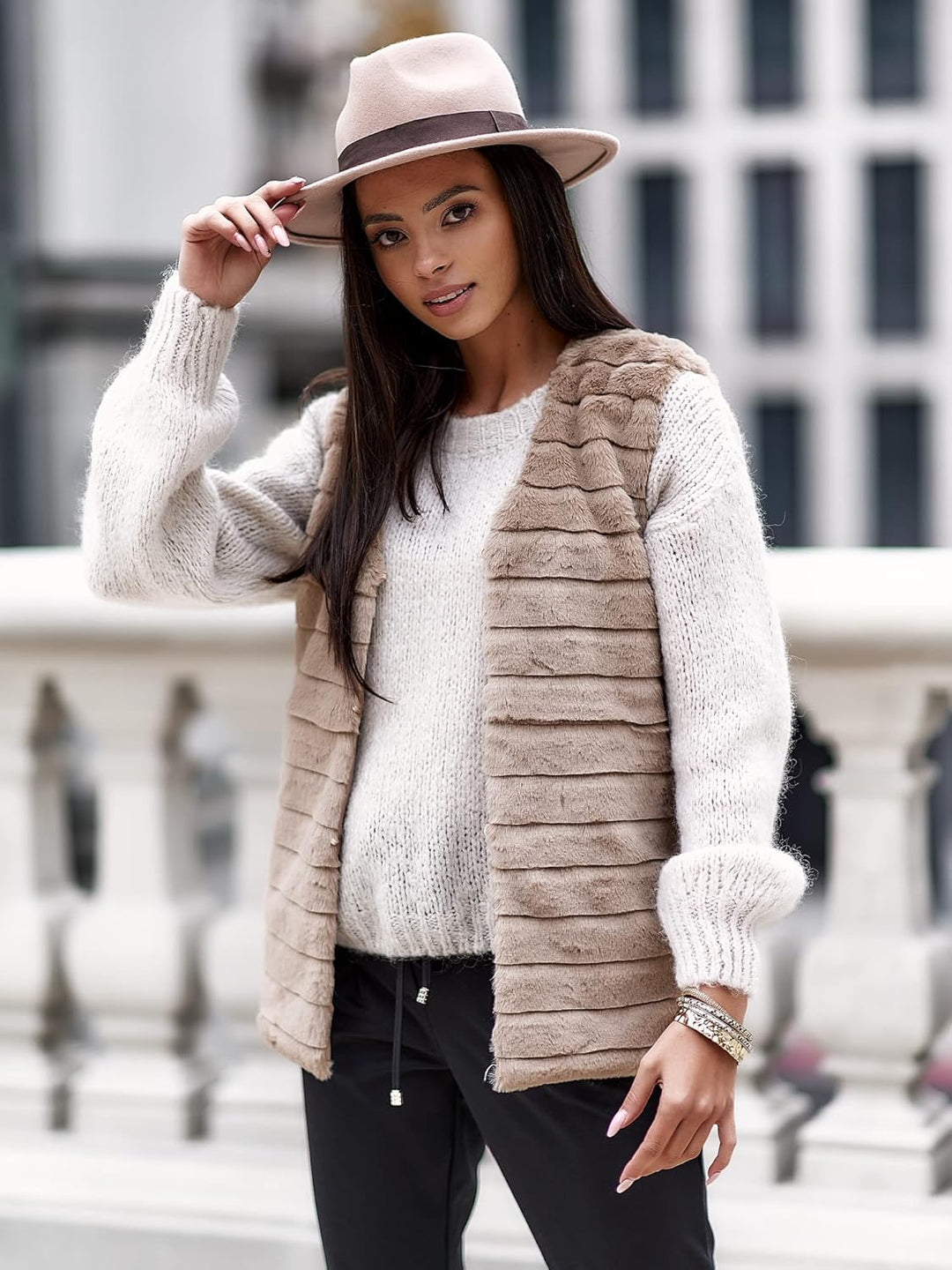 Och Bella Weste für Damen, Weich und Flauschig, Kurze Fellweste, Perfekt für Kältere Tage, Stylische