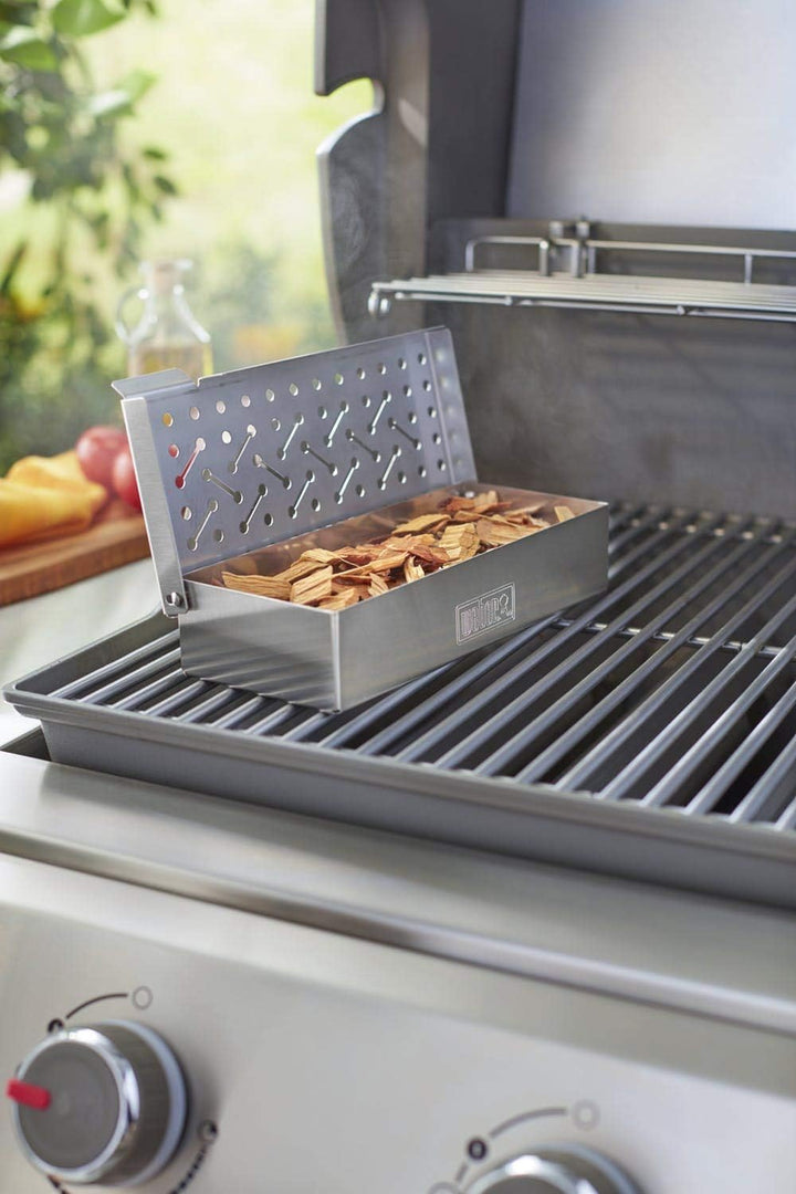 Weber 6469 Original Rib and Roast Holder &amp; 17664 Räucherchips für Schweinefleisch, 700g, Räuchern, A