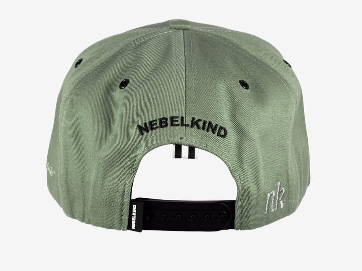 Nebelkind Snapback Cap Iconic Olivgrün Gemälde Ikone mit Sturmmaske Grössenverstellbar Unisex One Si