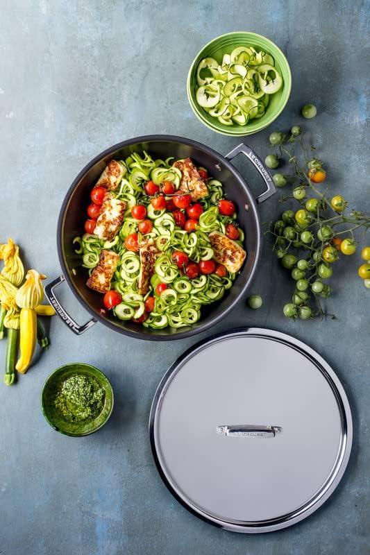 Le Creuset Antihaftbeschichtete Profipfanne aus 3-ply Edelstahl mit Deckel, Ø 30 cm, Für alle Herdar