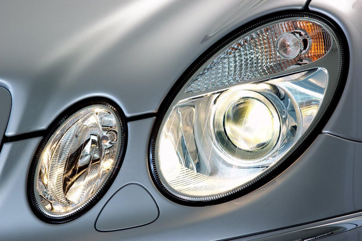 HELLA 1DL 007 988-211 Bi-Xenon/Halogen-Hauptscheinwerfer - links - für u.a. Mercedes-Benz Clk (C209)
