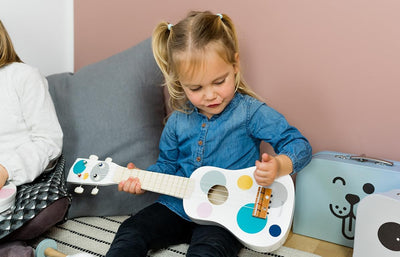 Kindsgut Musikinstrumenten-Set mit Gitarre Rasseln und Tamburin, umweltfreundliches Material, frei v