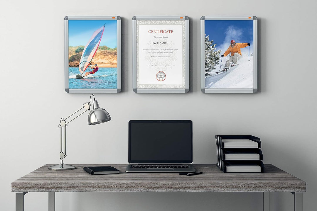 Nobo Premium Plus Plakatrahmen mit Klapprahmen, Grösse A0, Wandbefestigung durch Eckmontage, Alumini