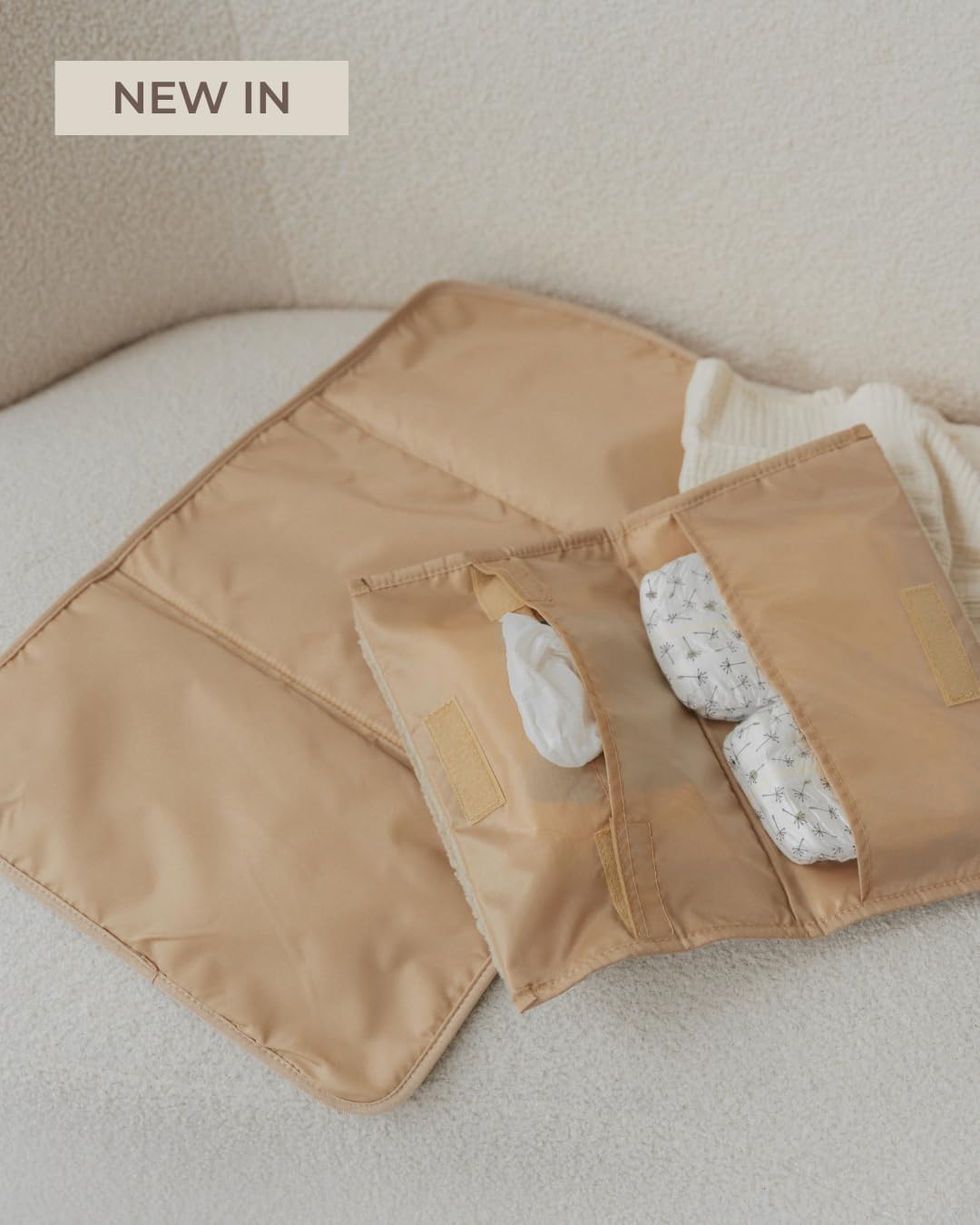The Brand Wickeltasche Teddy Mom Bag Beige mit Wickelunterlage, Flaschenhalter, Kinderwagenbefestigu
