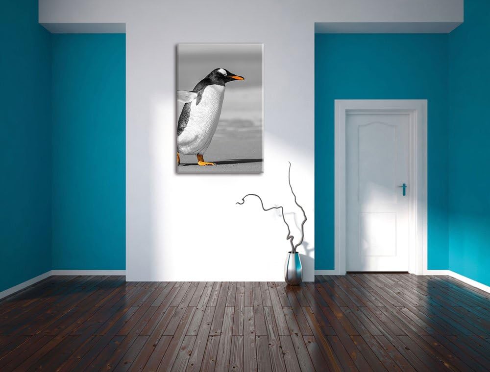 watschelnder Pinguin am Strand schwarz/weiss, Format: 80x120 auf hochkantiges Leinwand, XXL riesige