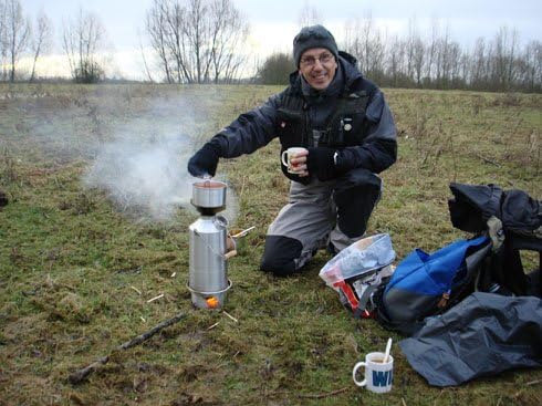 Kelly Kettle - Base Camp Wasserkocher aus aluminium - komplettes Camping & Ofen Set leichter Holzofe
