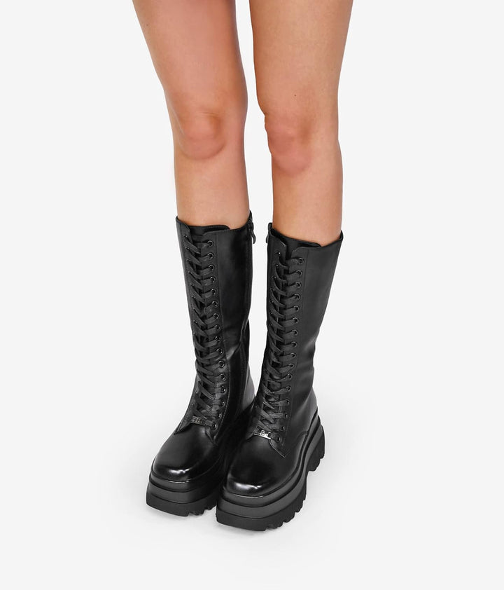 BOSANOVA Militärstiefel mit hohem Schaft aus veganem Leder mit doppelter Plattform und Track-Sohle,