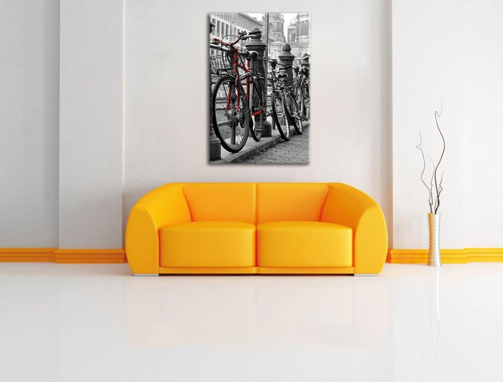 Pixxprint Fahrräder an Wasserstrasse schwarz/weiss als Leinwandbild/Grösse: 100x70 / Wandbild/Kunstd