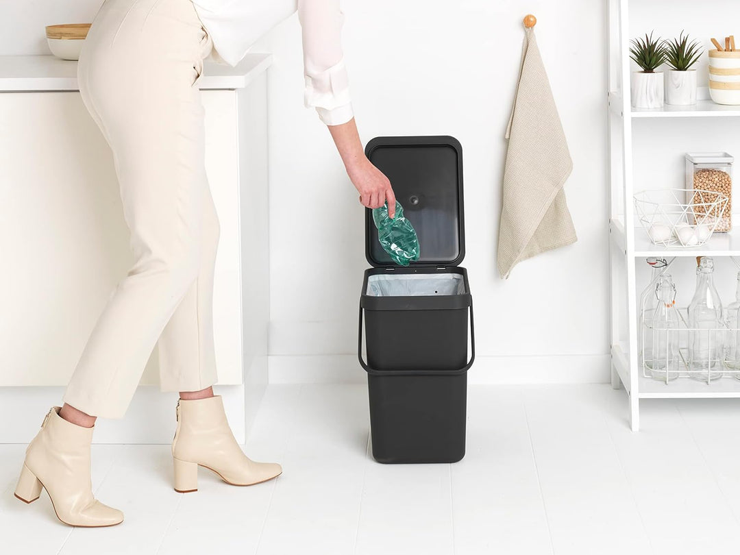 Brabantia Sort & Go Mülleimer, Kunststoff, Grau, 25 Liter Grey 25 Liter Mülleimer, Grey 25 Liter Mül