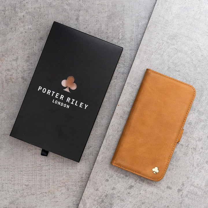 Porter Riley - Lederhülle kompatibel mit iPhone 15. Premium Echtleder Standhülle/Ledertasche/Briefta