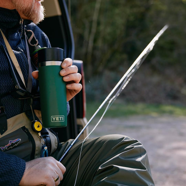YETI Rambler Thermobecher 12 oz (355 ml) Black Forest Green – Kaffeebecher To Go, Thermotasse mit ab