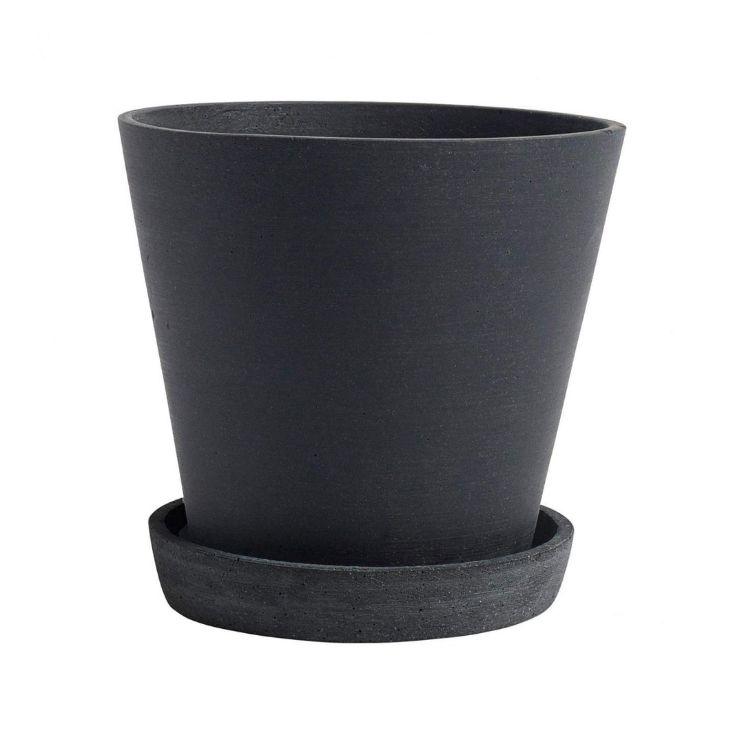 Hay Pflanztopf mit Untersetzer aus Polystone, H 16,5cm/ 17,5cm H 16,5cm/ 17,5cm Schwarz, H 16,5cm/ 1