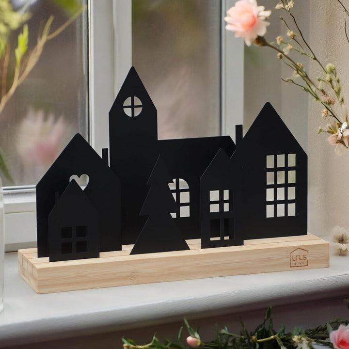 UNUS Stadt-Aufsteller - Deko-Häuser aus Holz und Metall mit Kirche und Baum - Schwarz Schwarz 4 Häus