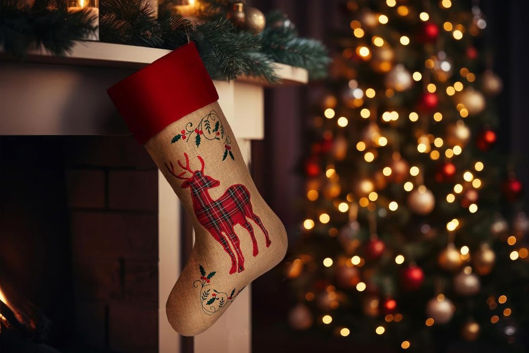 BRUBAKER 3er Set Weihnachtsstrümpfe zum Befüllen und Aufhängen - Rentiere und Eisbär - 52 cm grosse