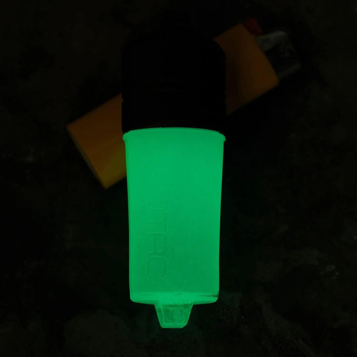 Exotac FireSLEEVE Robuste, wasserdichte Feuerzeugtasche – leuchtet im Dunkeln