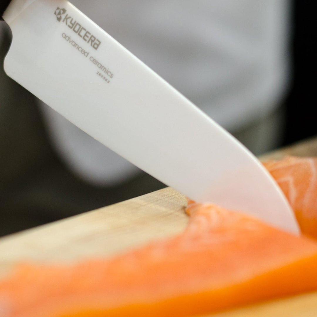 Kyocera GEN Serie, kleines Keramik-Kochmesser, Klingenlänge 18 cm, schwarzer Griff, 30,2 x 4,4 x 1,9
