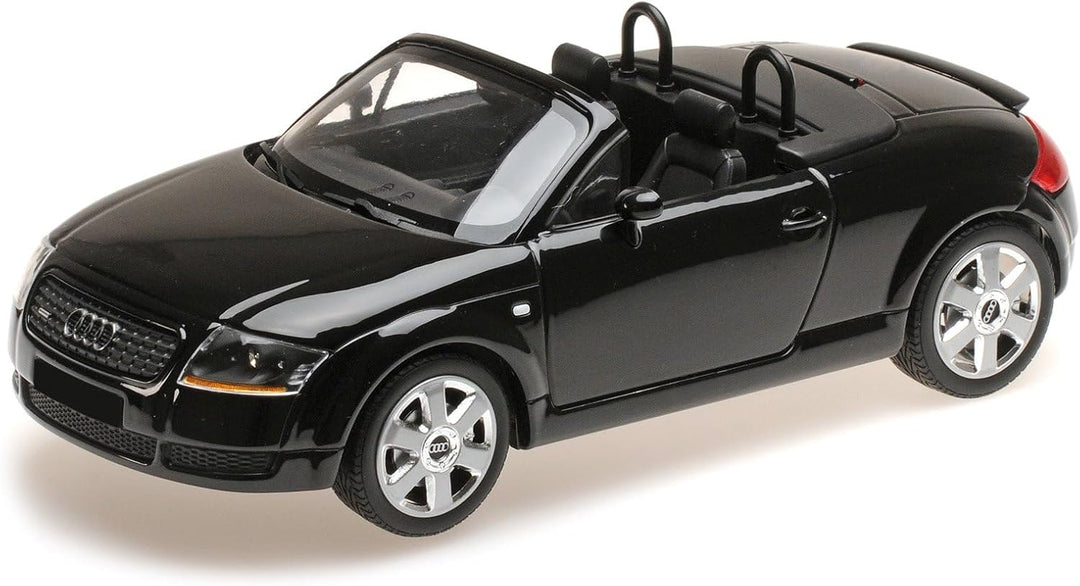 Minichamps- Miniaturauto aus der Kollektion, 155017030, Schwarz