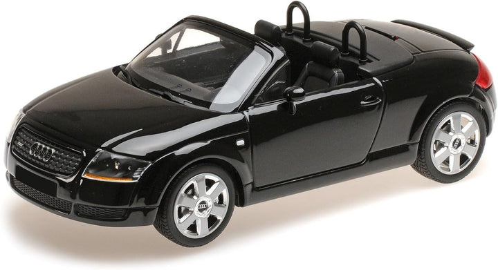 Minichamps- Miniaturauto aus der Kollektion, 155017030, Schwarz