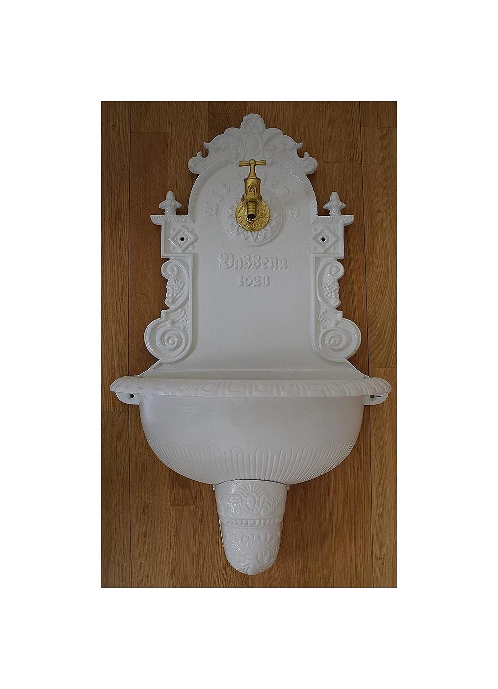 Wandbrunnen Graf von Gerlitzen Blumenampel Alu Bassena Wand Brunnen Kran Ablauf Weiss (ANJA) MG2-W