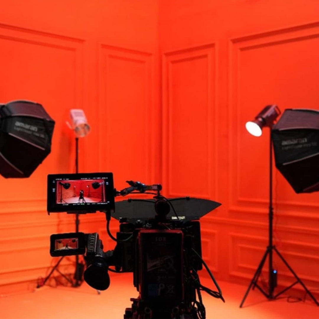 Aputure Amaran 300c RGBWW COB LED Studio Dauerlicht 300W CCT 2500K-7500K Bowens Halterung Punktquell