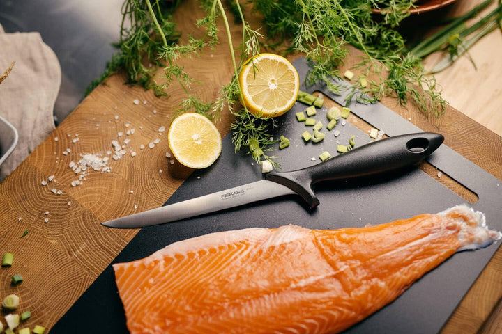 Fiskars Filetiermesser mit flexibler Klinge, Essential, Gesamtlänge: 30 cm, Edelstahl / PP-Kunststof