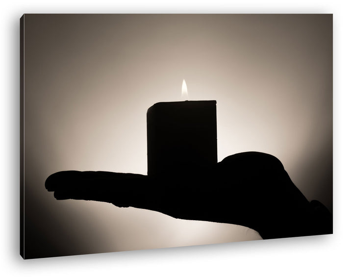 Silhouette einer Kerze auf der Hand Format: 80x60 als Leinwand, Motiv fertig gerahmt auf Echtholzrah