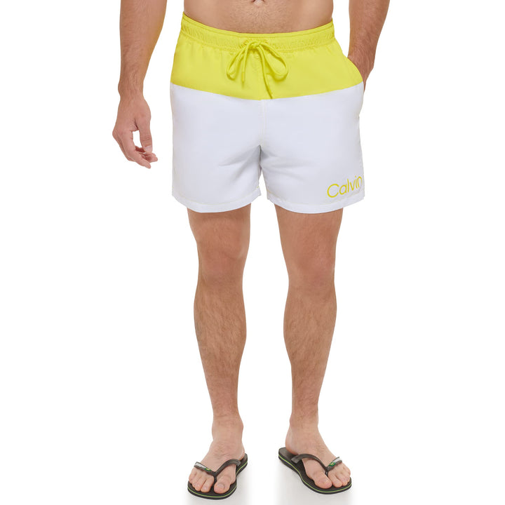 Calvin Klein Herren Uv Protected Quick Dry Square Patch Logo Swim Trunk Badehose XXL Citrina/Weiss,