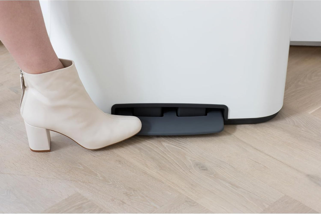 Brabantia Bo Treteimer 11 plus 23 L Abfalleimer, Metall, Weiss, 54 x 36.5 x 44 cm, 1 Einheiten